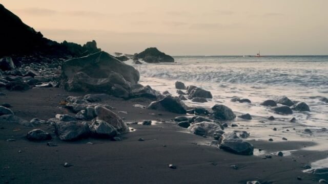 First experimental grade of N-Log footage from the Z50ii, shot yesterday morning at sunrise, edited using only ambient audio. Some b-roll for a brand film currently in progress.